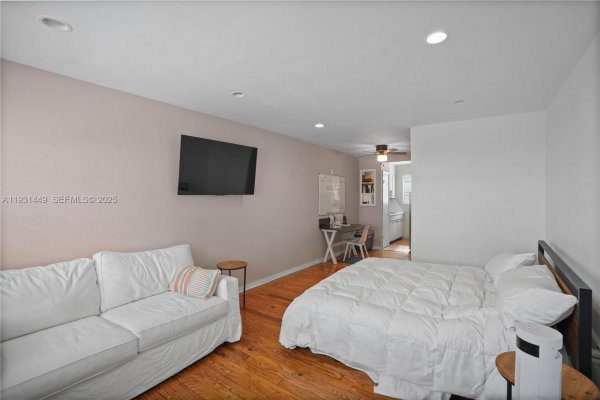 200 76th St #56 Miami Beach, FL 33141