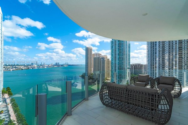 300 Biscayne Blvd Way #1901 Miami, FL 33131