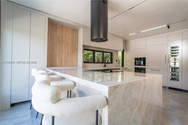 7850 Hawthorne Ave Miami Beach, FL 33141