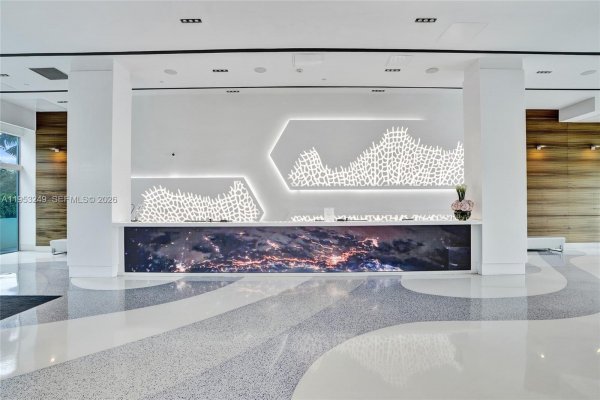 650 West Ave #2206 Miami Beach, FL 33139