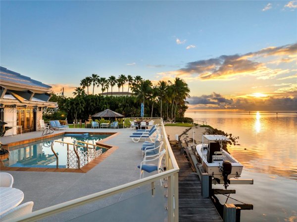 720 Lugo Ave Coral Gables, FL 33156