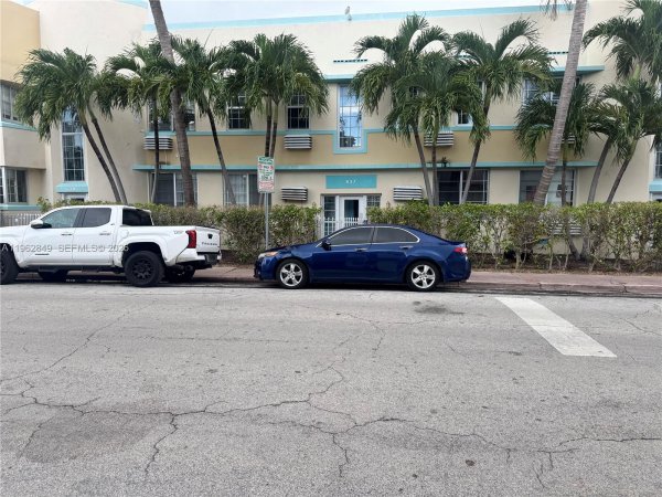 637 12th St #6 Miami Beach, FL 33139