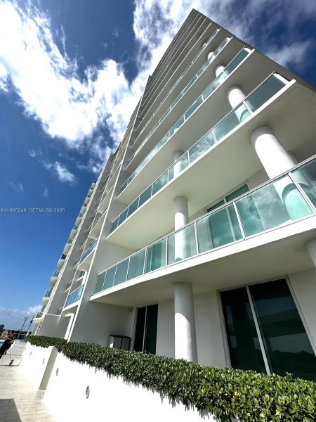 2525 SW 3rd Ave #903 Miami, FL 33129