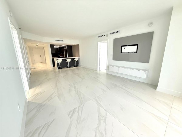 1850 S Ocean Dr #1808 Hallandale Beach, FL 33009