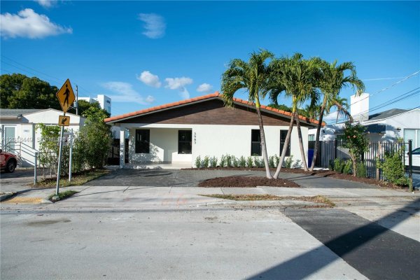 3983 SW 2nd St Miami, FL 33134