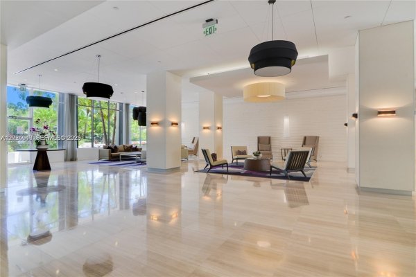 100 Bayview Dr #503 Sunny Isles Beach, FL 33160