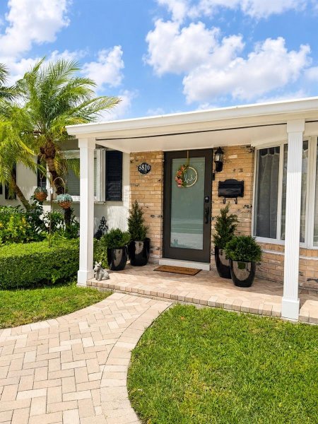 5810 SW 89th Ct Miami, FL 33173