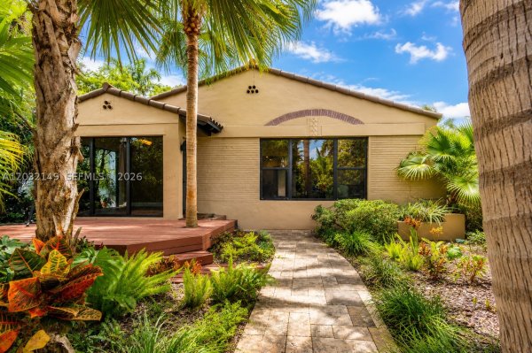 4230 Royal Palm Ave Miami Beach, FL 33140