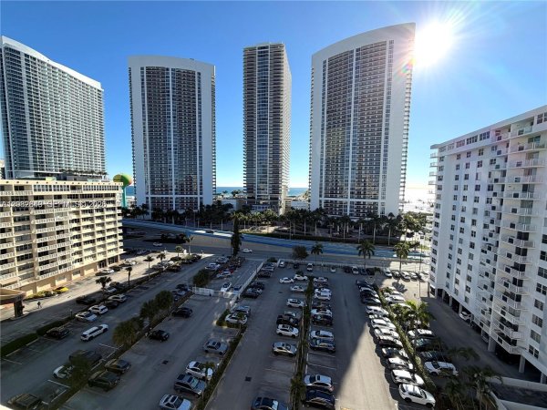 1833 S Ocean Dr #1202 Hallandale Beach, FL 33009