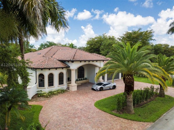 6874 SW 57th Ter Miami, FL 33143