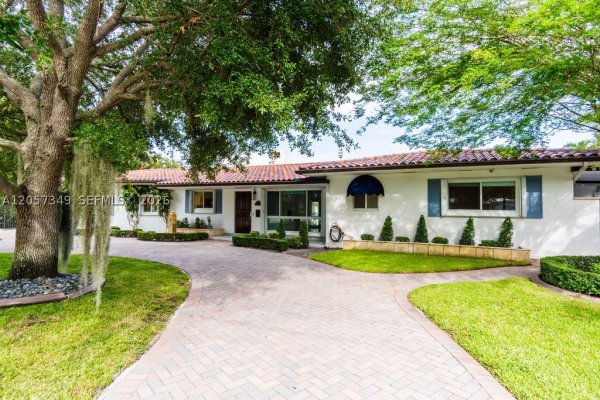 5711 SW 64th Ave South Miami, FL 33143