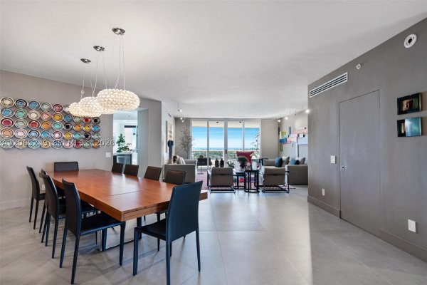 21050 Point Pl #1006 Aventura, FL 33180