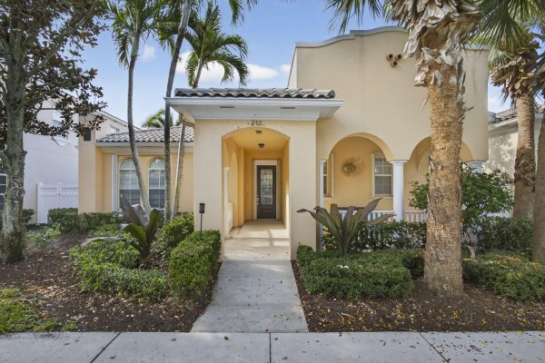 212 Florence Jupiter, FL 33458