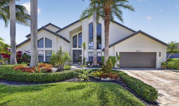 2920 NE 47th Lighthouse Point, FL 33064
