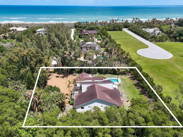 114 N Beach Jupiter Island, FL 33455