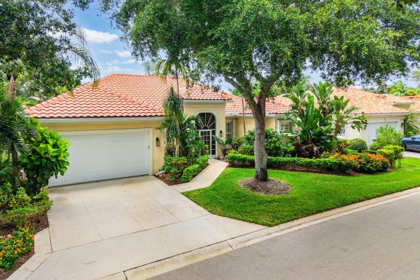 2785 Hancock Crk West Palm Beach, FL 33411