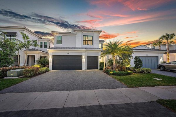 13526 Artisan Palm Beach Gardens, FL 33418