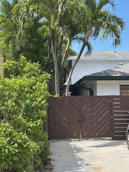 1637 NE 5th #2 Fort Lauderdale, FL 33301