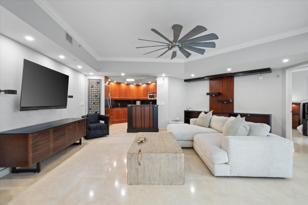 333 Las Olas #Unit 405 Fort Lauderdale, FL 33301