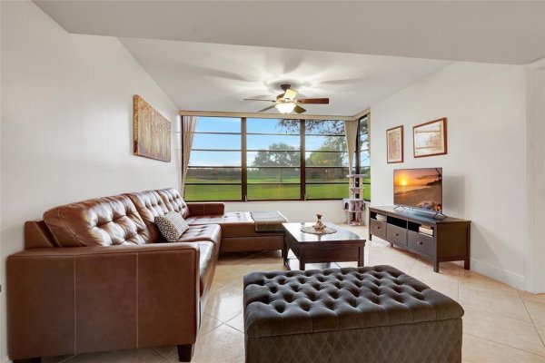 1502 Whitehall Dr #106 Davie, FL 33324