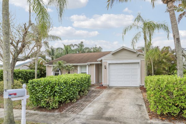 124 Rosewood Jupiter, FL 33458