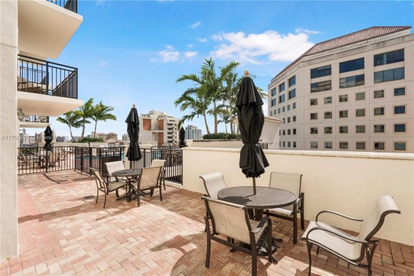 888 S Douglas Rd #404 Coral Gables, FL 33134