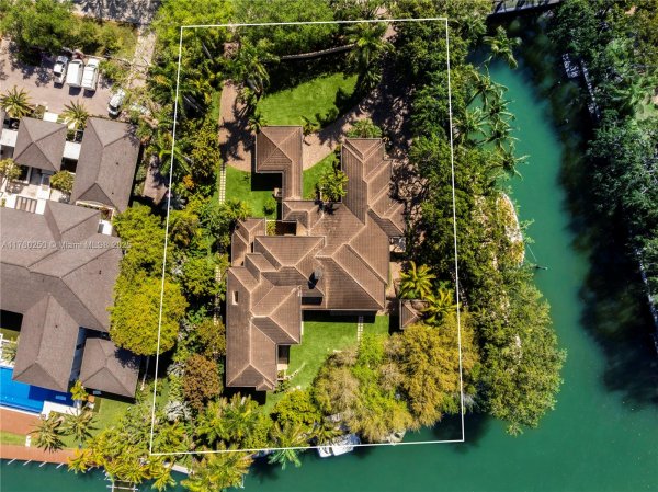 665 Leucadendra Dr Coral Gables, FL 33156 665 Leucadendra Dr Coral Gables, FL 33156