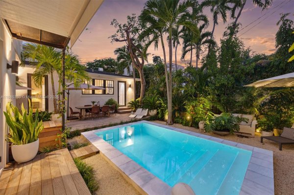 135 NE 45th St Miami, FL 33137