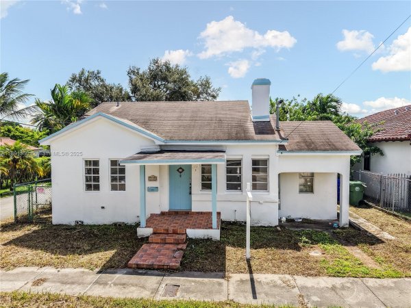 2100 SW 25th St Miami, FL 33133