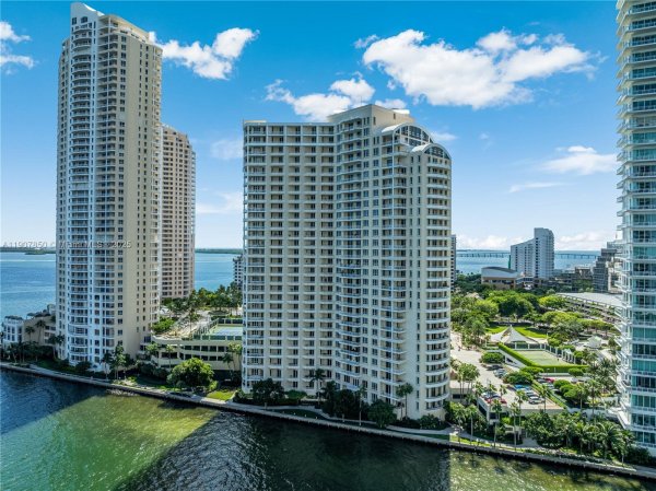 888 Brickell Key Dr #2610 Miami, FL 33131