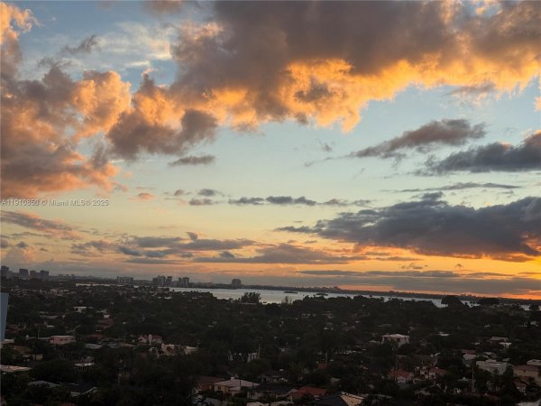 9225 Collins Ave #Penthouse C Surfside, FL 33154