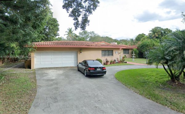 6861 SW 69th Ter South Miami, FL 33143