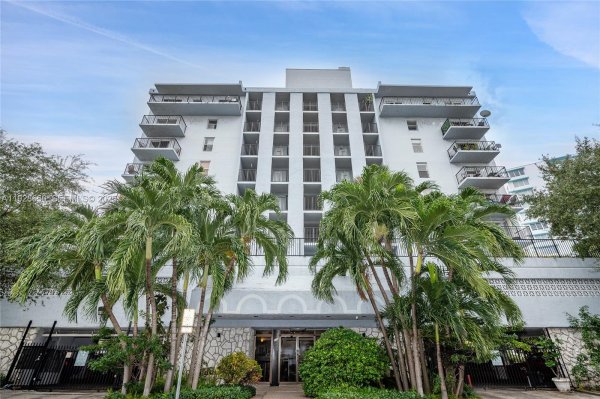 899 West Ave #7E Miami Beach, FL 33139