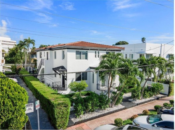 813 W 39th St #1 Miami Beach, FL 33140