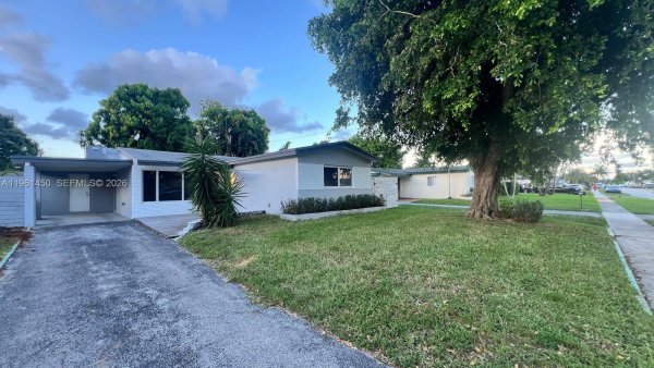 6551 Scott St Hollywood, FL 33024