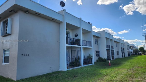 9000 SW 24th St #14C Miami, FL 33165