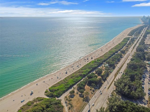 100 Bayview Dr #2007 Sunny Isles Beach, FL 33160