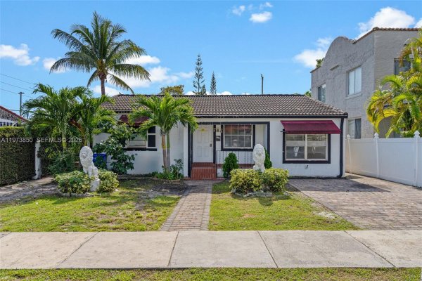 2220 SW 16th Ter Miami, FL 33145