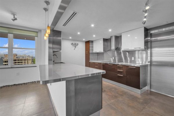 199 Ocean Ln Dr #1009 Key Biscayne, FL 33149