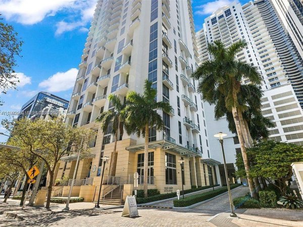 1060 Brickell Ave #3607 Miami, FL 33131