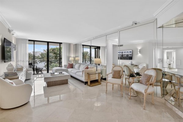 2800 Island Blvd #301 Aventura, FL 33160