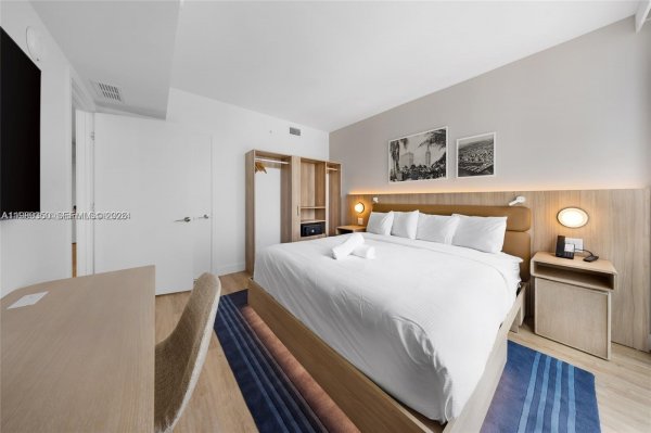 159 NE 6th St #1617 Miami, FL 33132