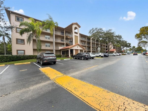 1000 SW 125th Ave #102N Pembroke Pines, FL 33027
