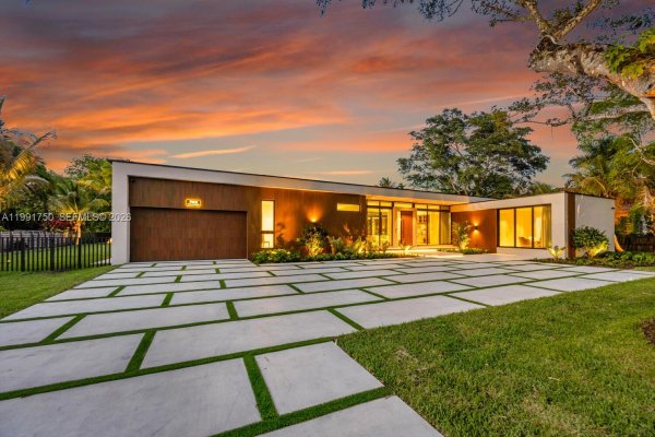 7901 SW 120th St Pinecrest, FL 33156