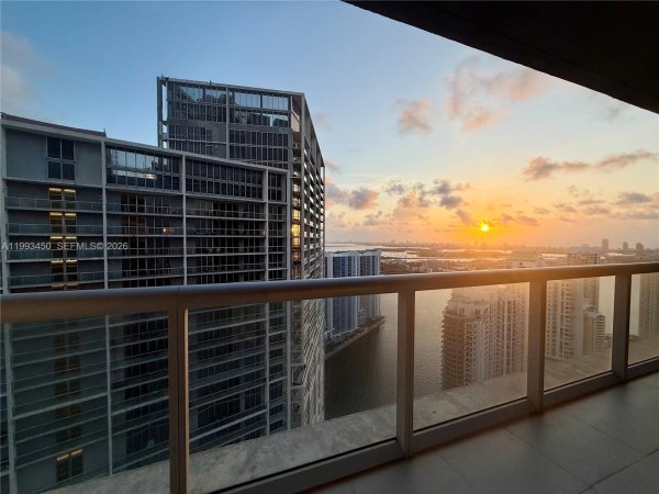 495 Brickell Ave #5106 (remodeled) Miami, FL 33131