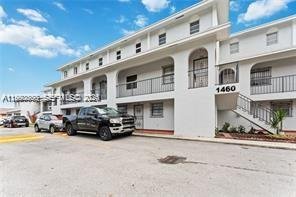 1460 W 43rd Pl #106 Hialeah, FL 33012