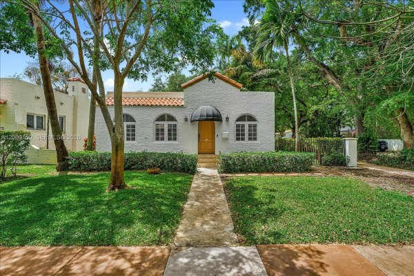 1102 Genoa St Coral Gables, FL 33134