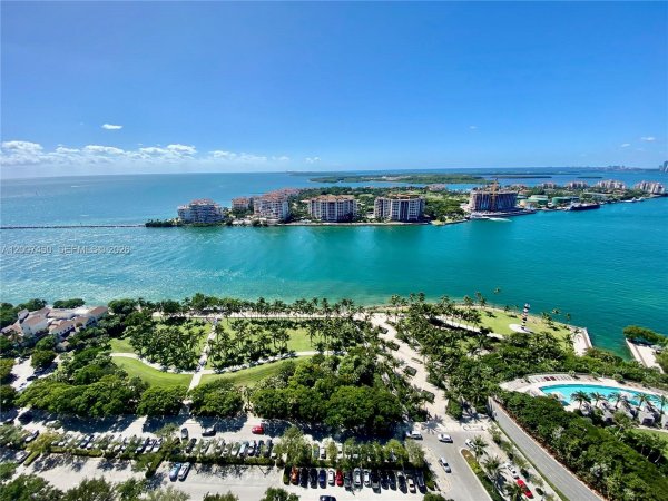 300 S Pointe Dr #3204 Miami Beach, FL 33139
