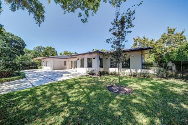 1117 Alfonso Ave #. Coral Gables, FL 33146