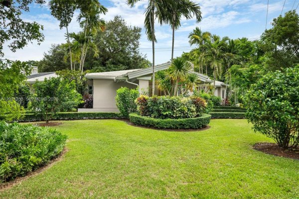 648 Sevilla Ave Coral Gables, FL 33134